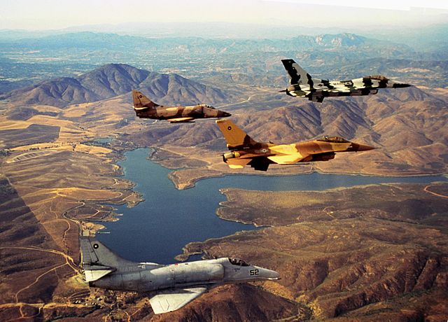 F-16N_A-4F_NFWS_over_Lower_Otay_Reservoir_1991