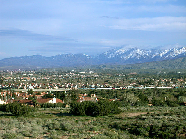 Palmdale_and_Mountains