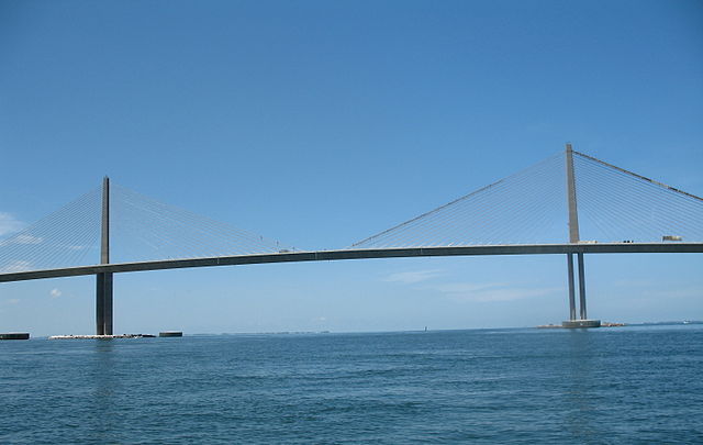 Sunshine_Skyway_from_Tampa_Bay